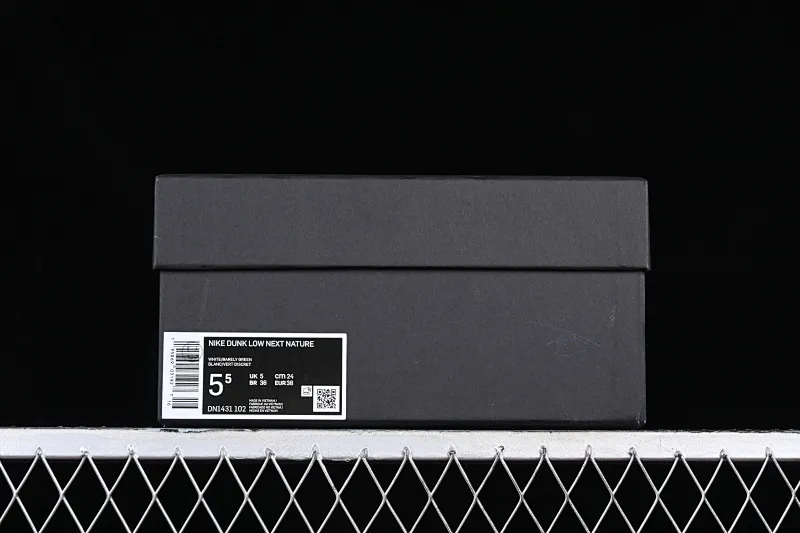 All categories Nk SB Dunk series Nk SB Dunk Low low-top sneakers J version Nk Dunk Low "White Mint" light green strap deconstruction SB smashed backboard fashion casual sneakers DN1431-102